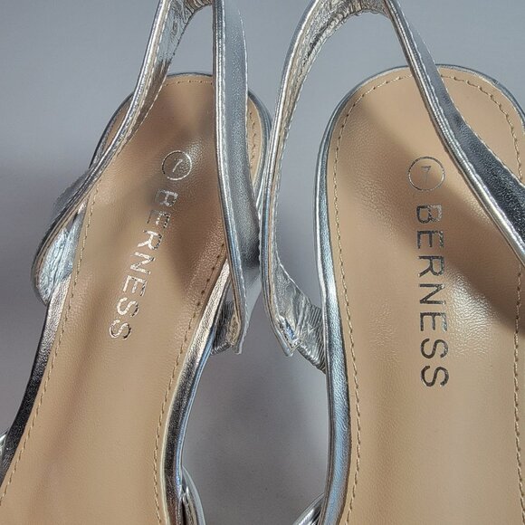 Berness Women's Silver Penee Pointy Toe Slingback Silver Flats Size 7 - Picture 12 of 12